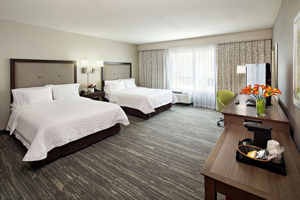 Hampton Inn & Suites Palm Desert - photo 11