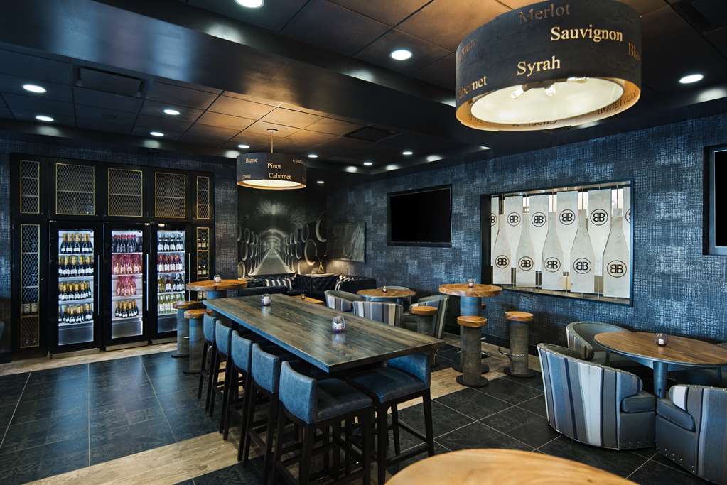 Oxford Suites Sonoma County - photo 6