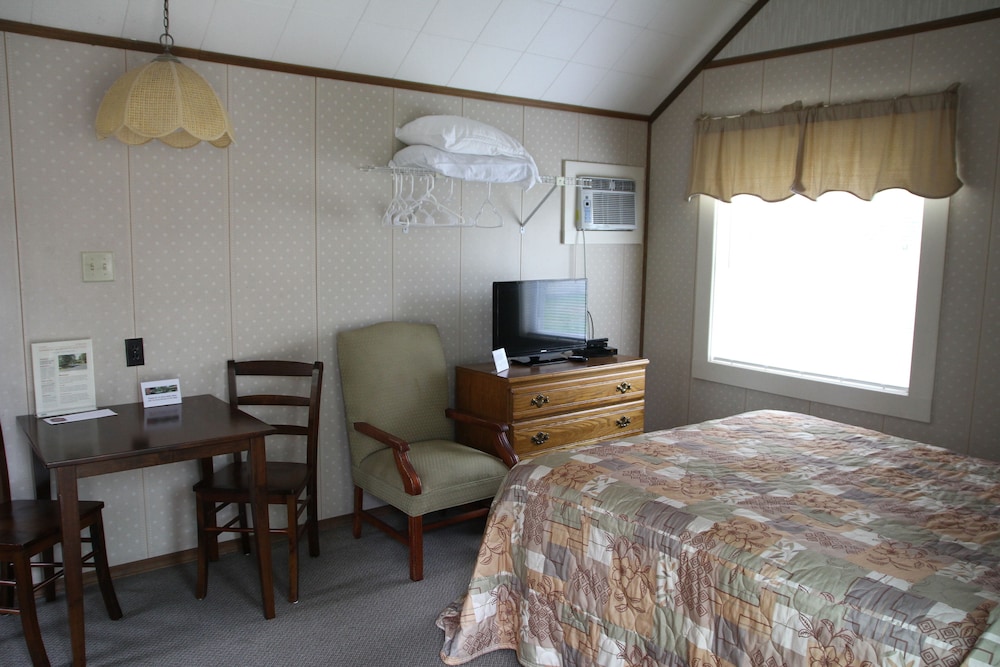 Kennebunk Gallery Motel & Cottages - photo 38
