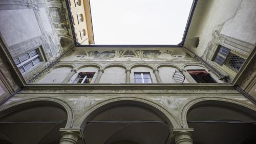 Luxury Apartment in Palazzo Spada — 4-Star Luxury Hotel in Bologna, Italy