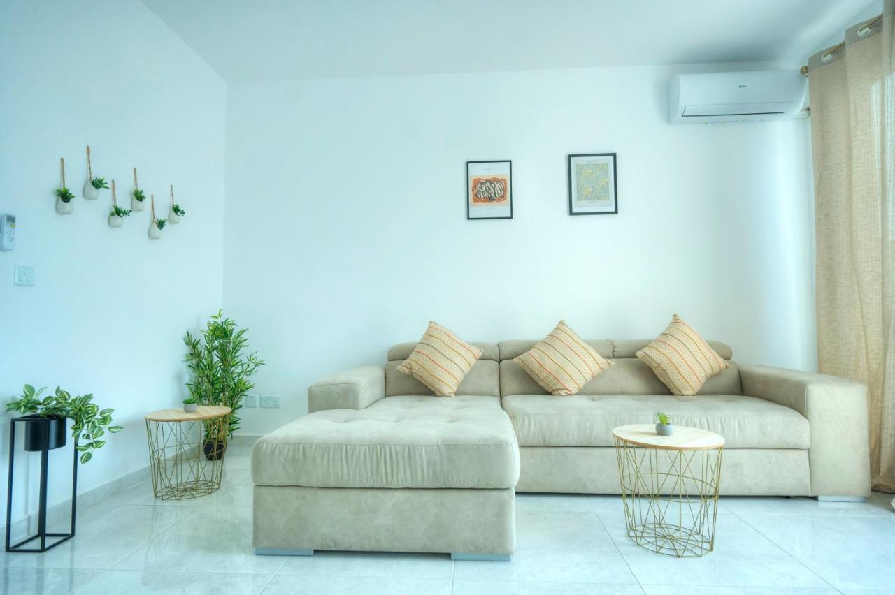 Duplex 2 bedroom apartment with terrace EDAG1 1 — 4-Star Luxury Hotel in Sliema, Malta
