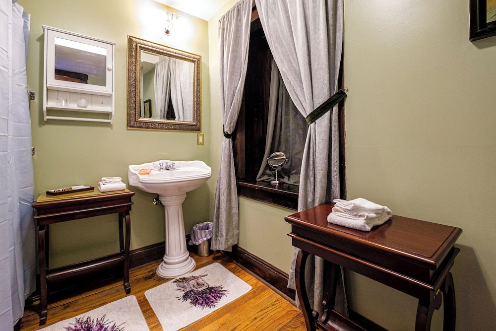 Stone Manor Boutique Inn - photo 29