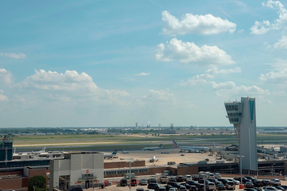 Philadelphia Airport Marriott - photo 21