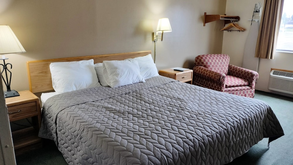 Magnuson Hotel Ironwood - photo 12