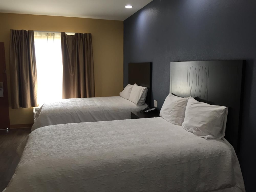 La Bonita Inn & Suites - photo 9