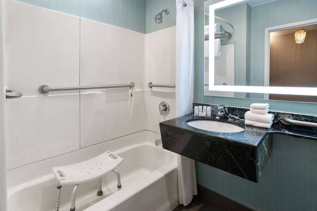 Ramada by Wyndham Bronx - photo 16