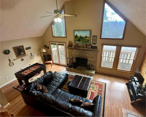 Mystical Haven Honeymoon Cabin — 4-Star Luxury Hotel in Sevierville, United States