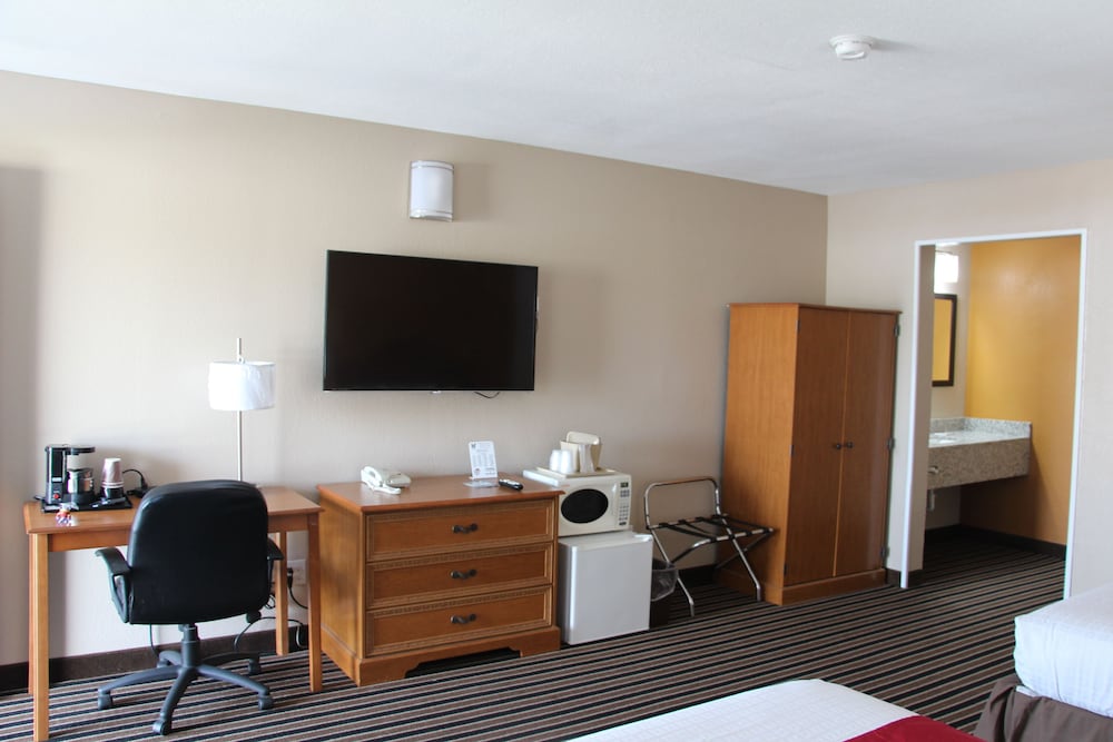 Westbridge Inn and Suites - photo 30