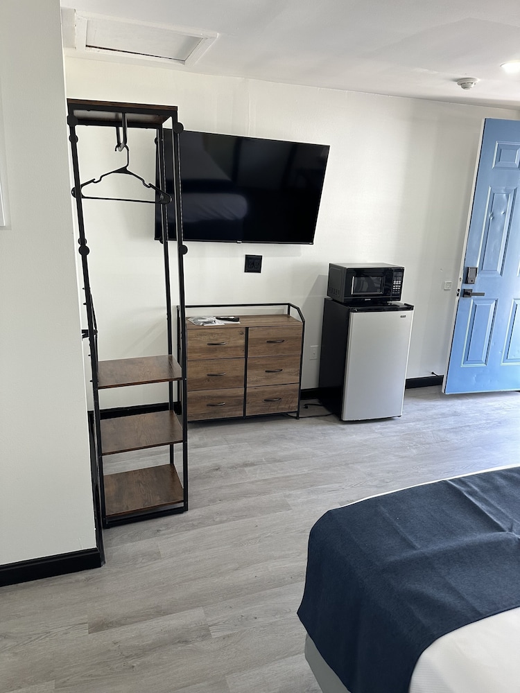 Harborside Suites - photo 8