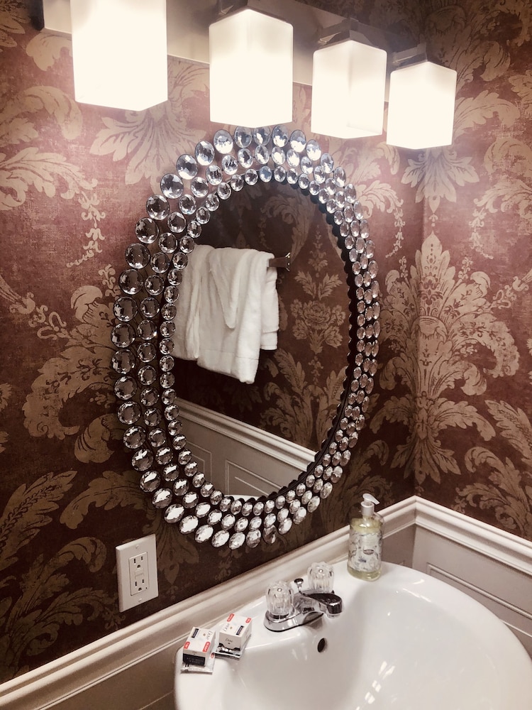 The Village Inn Hotel - photo 51