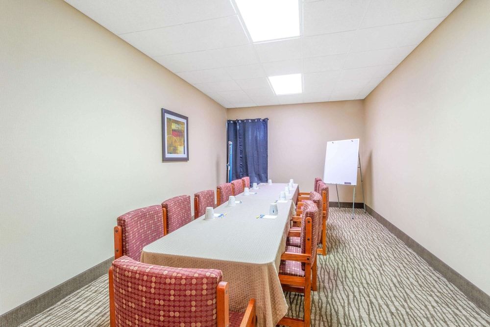 Days Inn by Wyndham Blairsville - photo 24