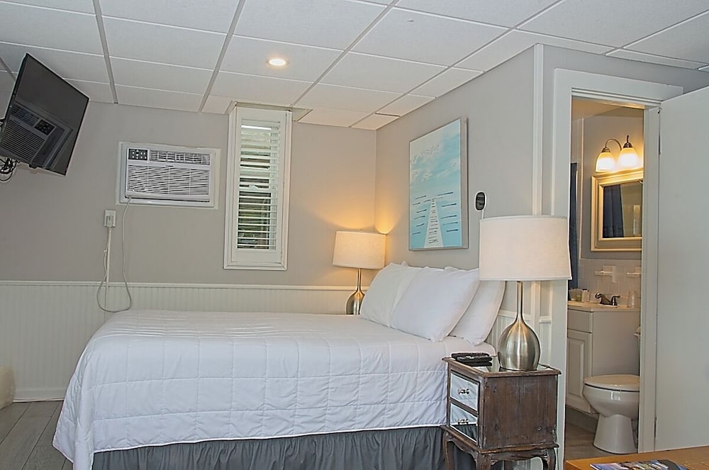 Vineyard Harbor Motel Private Beach - photo 86