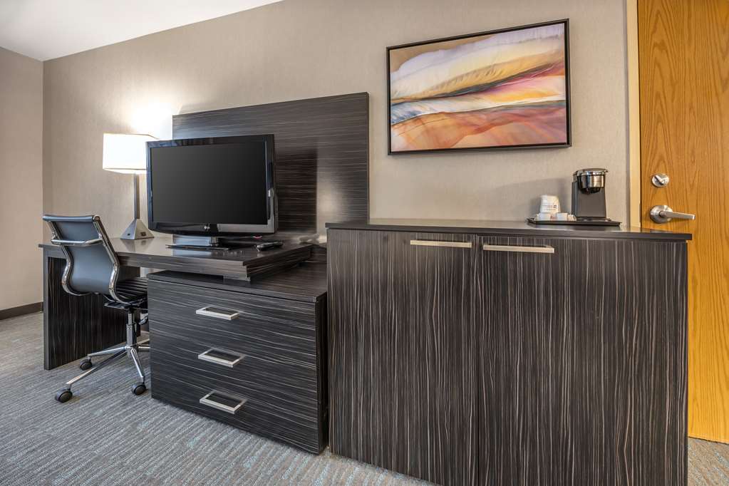 Best Western Plus North Las Vegas Inn & Suites - photo 14
