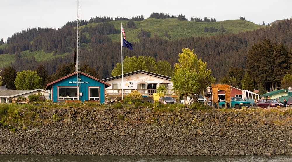 Sea Parrot Inn - photo 28