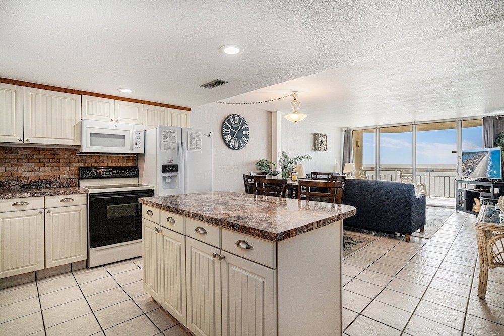 0511 Waters Edge Resort 2 Bedroom Condo by RedAwning - photo 6