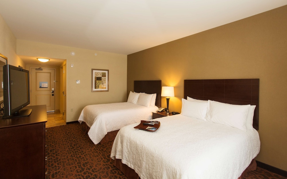Hampton Inn Marquette Waterfront - photo 17