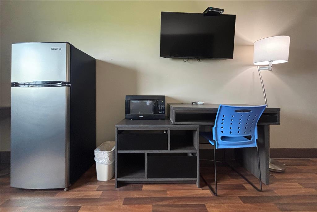 Super 8 by Wyndham Grayville - photo 13