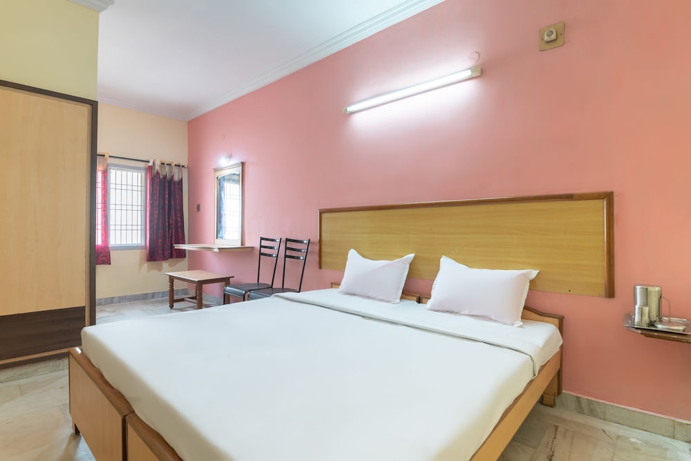 Spot On 43035 Udupi Sindhuri Inn in Kakinada, India