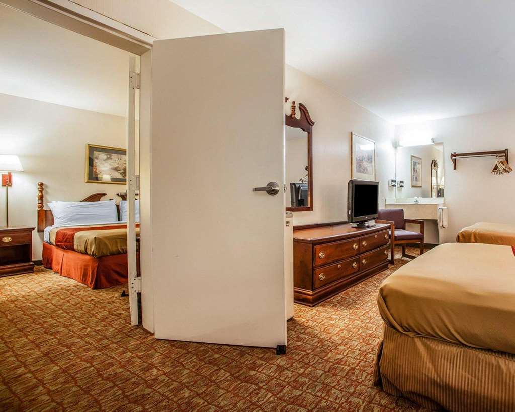 Econo Lodge Douglassville Pottstown - photo 18