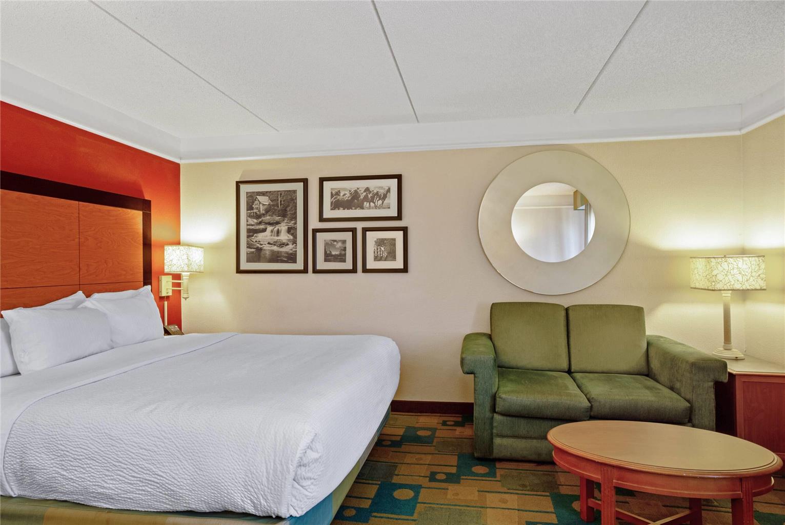 La Quinta Inn & Suites by Wyndham Winston Salem - photo 40
