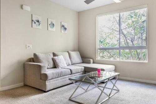 Luxury 2 Bedroom 2 Bathroom With Fitness Center and Pool — 4-Star Luxury Hotel in Los Angeles, United States