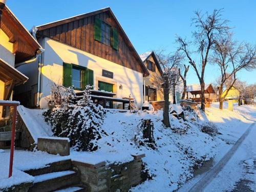 Felix Pince - carbon neutral hotel in Mecseknadasd
