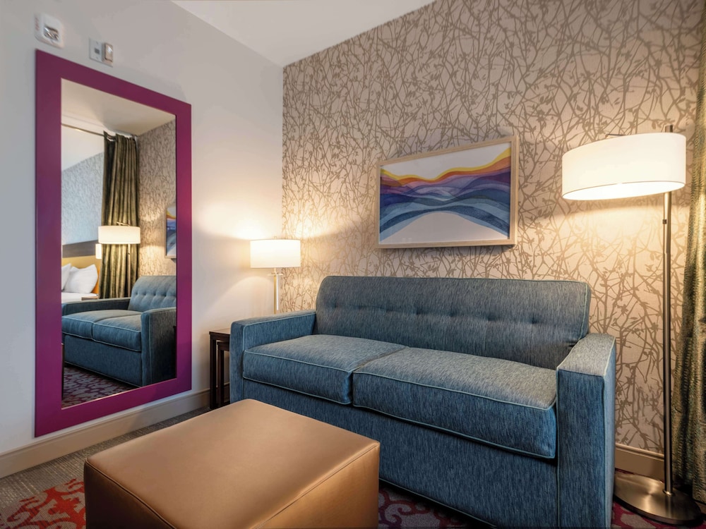 Home2 Suites by Hilton Santa Rosa Beach - photo 20