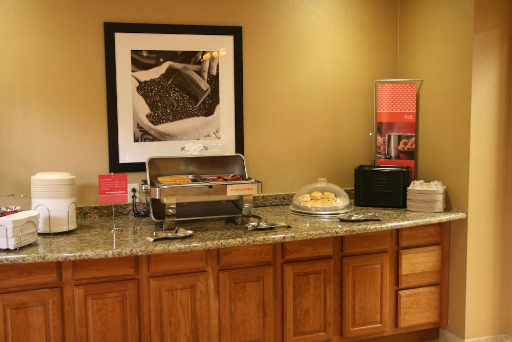 Hampton Inn & Suites Columbia at University - photo 21