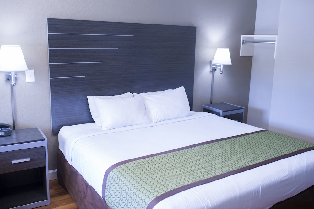 Clarion Pointe Athens I 65 - photo 10