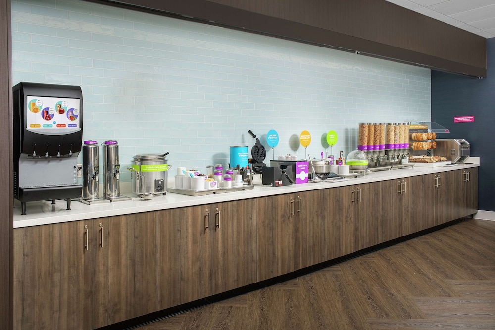 Tru by Hilton Denver Airport Tower Road - photo 28