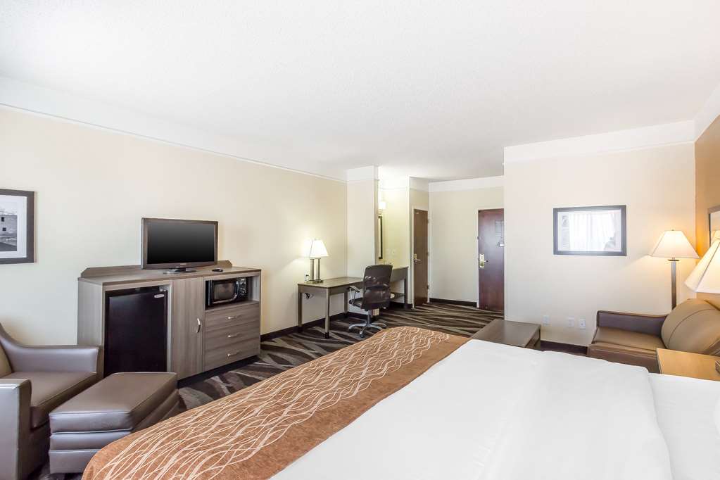 Comfort Inn near Frost Bank Center - photo 19