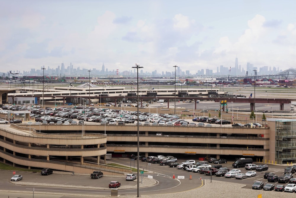 Newark Liberty International Airport Marriott - photo 10