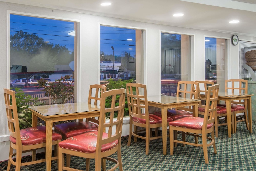 Super 8 By Wyndham W Yarmouth Hyannis Cape Cod - photo 15