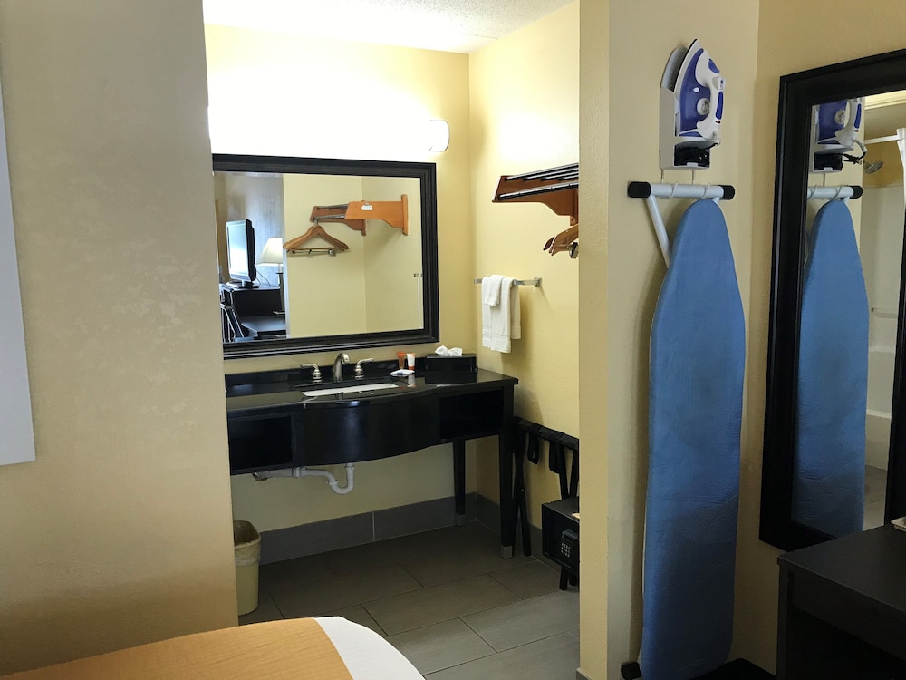 Days Inn by Wyndham Ridgeland South Carolina - photo 19