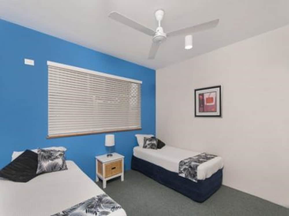 Pacific Sands Holiday Apartments — Holloways Beach — photo 3