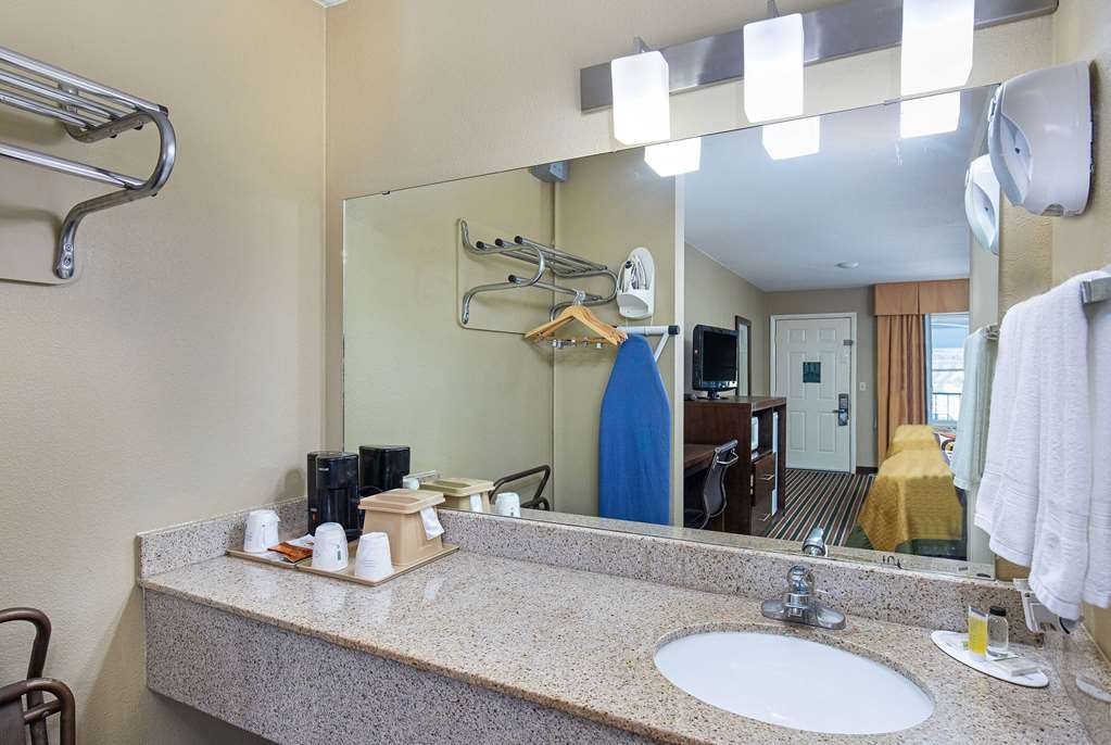 Super 8 by Wyndham Nashville West - photo 25