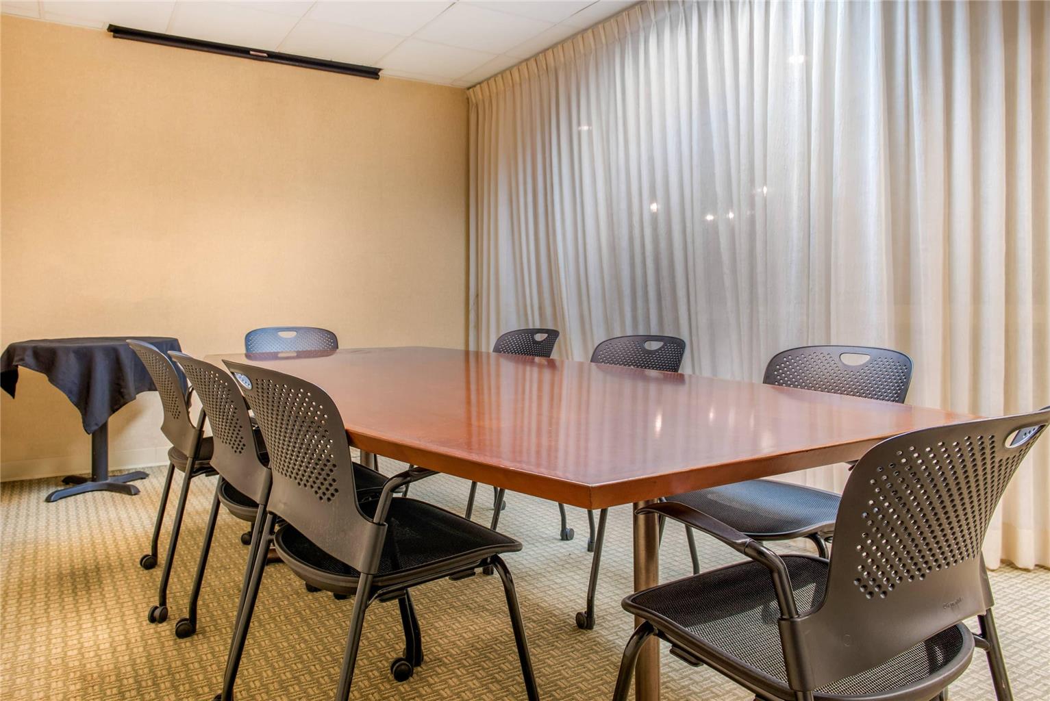Quality Hotel Conference Center Cincinnati Blue Ash - photo 29