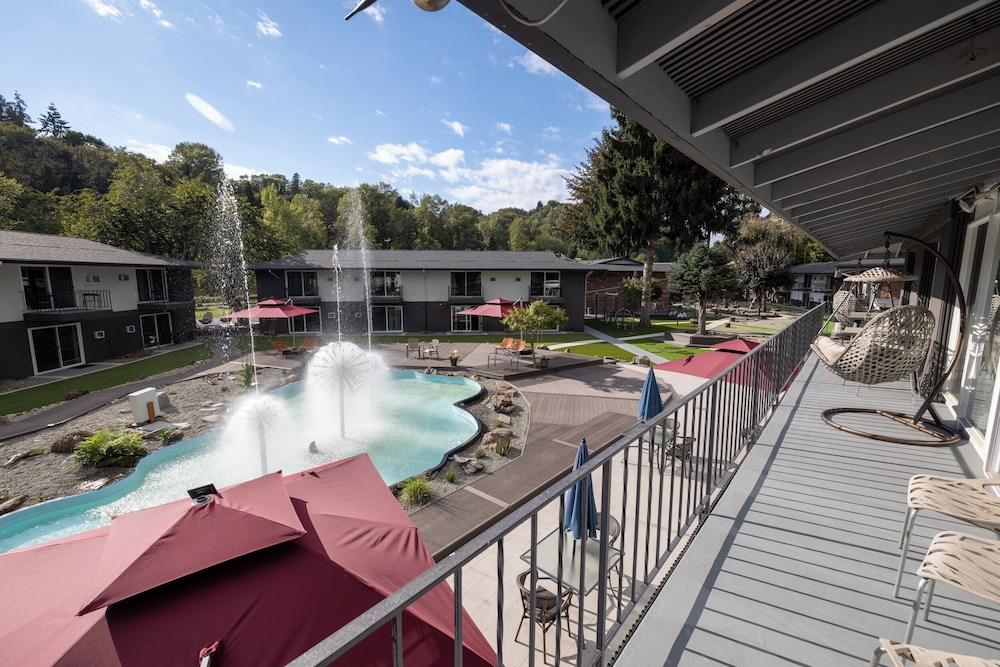 Sunrise Garden Suites - photo 2
