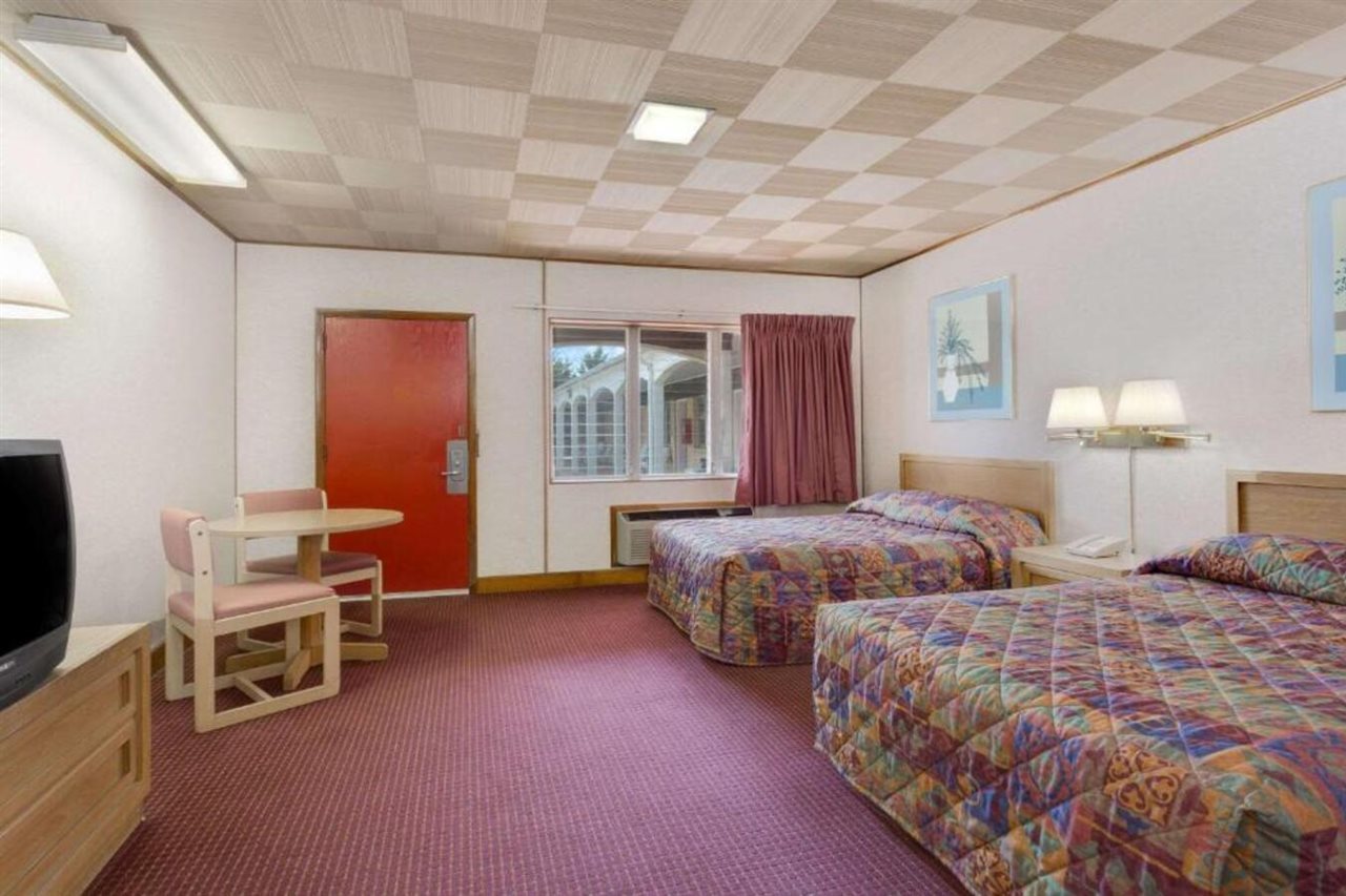 Knights Inn Galax - photo 11