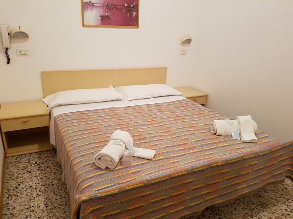 Hotel Piccari — Rimini