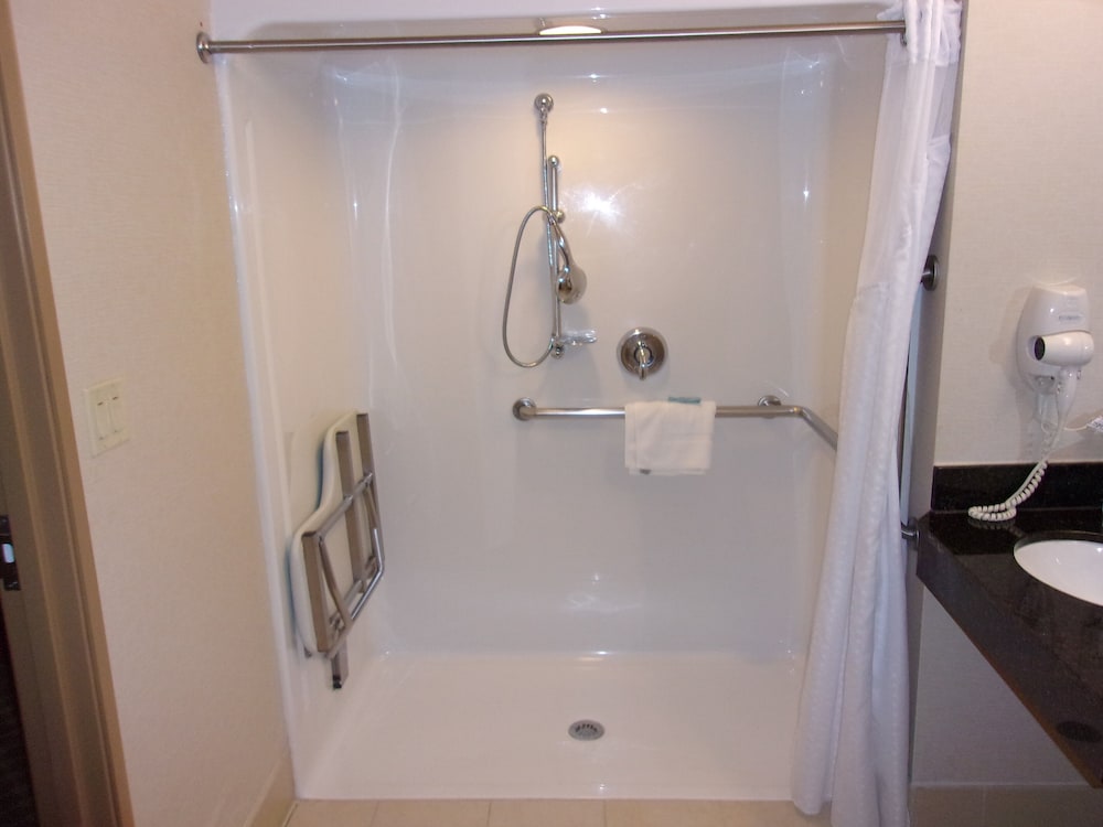 Holiday Inn Express & Suites Chicago West Roselle by IHG - photo 12