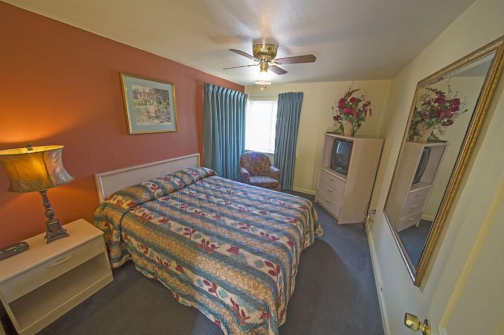 Rainbow Lodge and Inn - photo 28