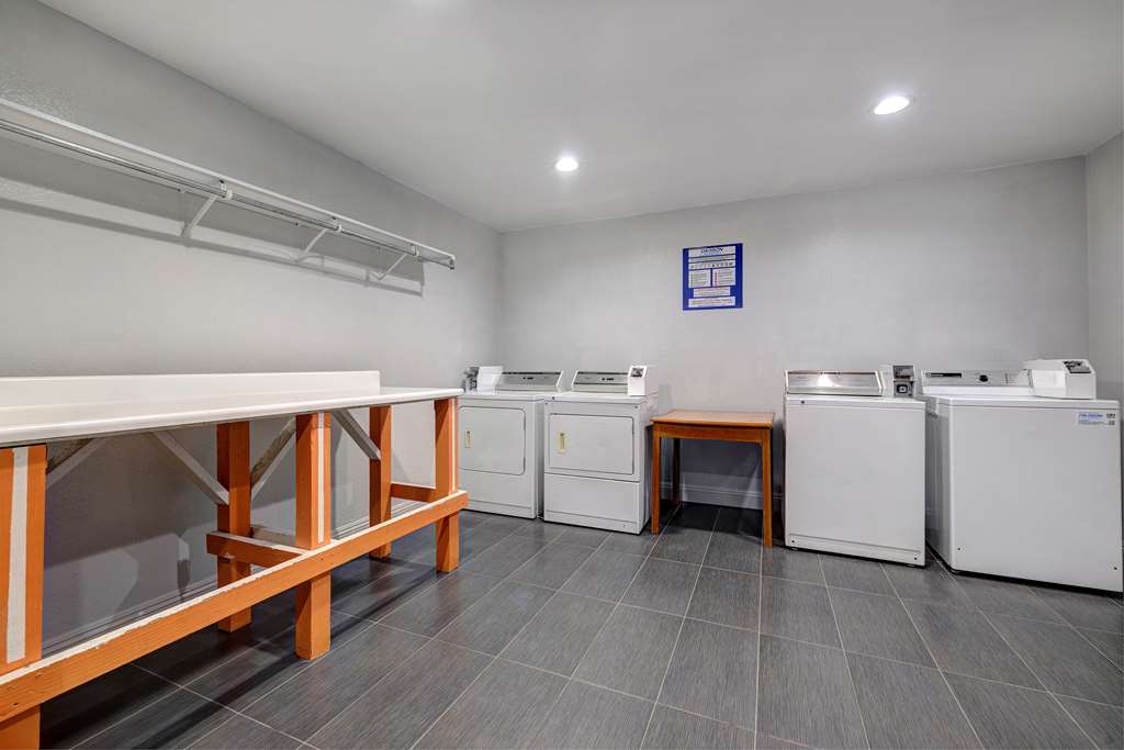 Motel 6 Buttonwillow CA Central - photo 23
