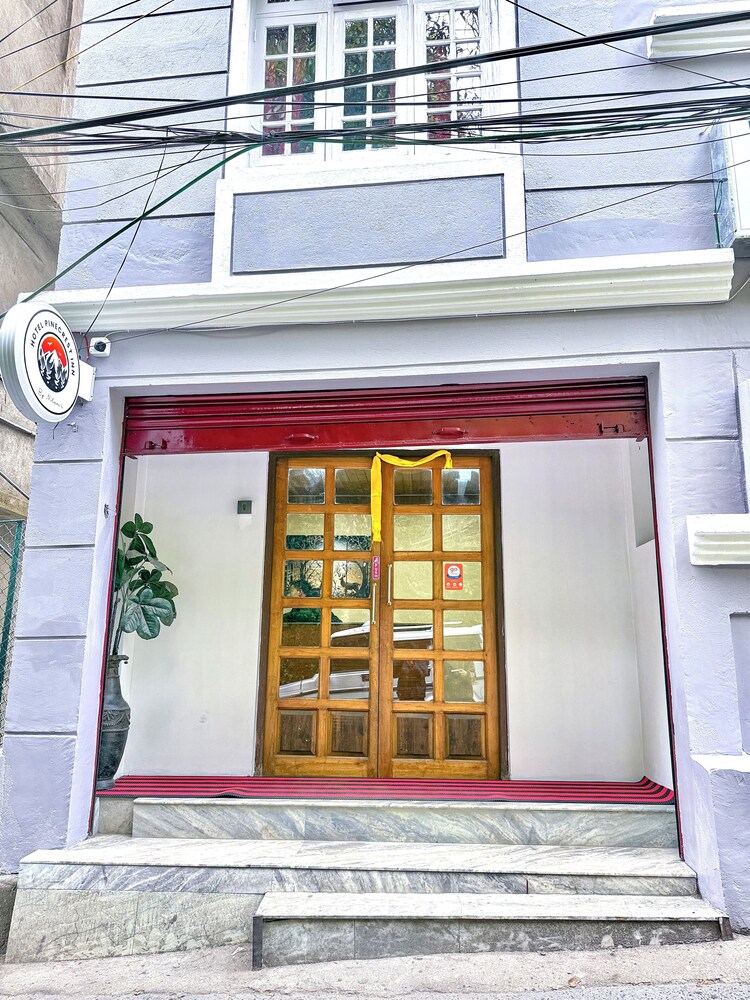 Hotel Pine Crest Inn Darjeeling in Darjiling, India