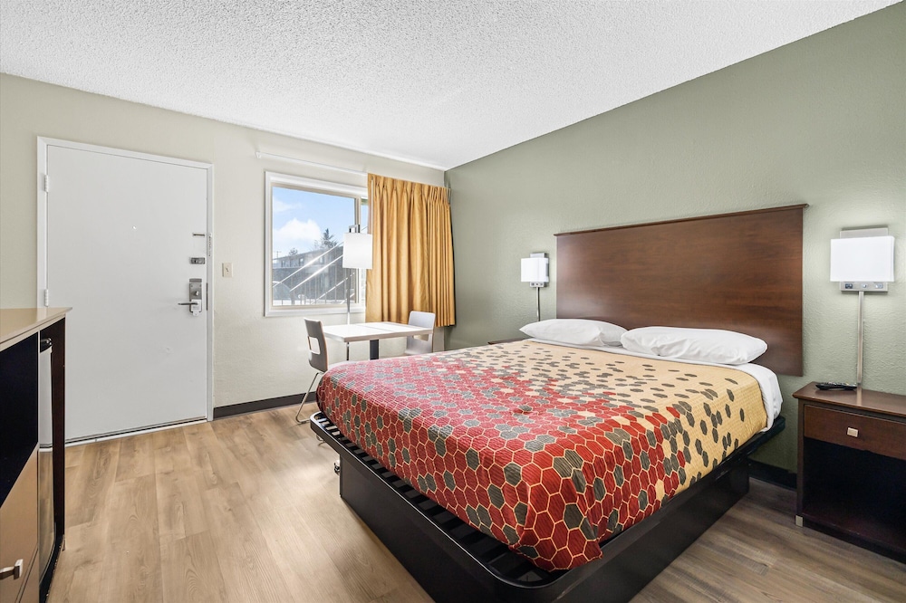Bend Inn & Suites - photo 7