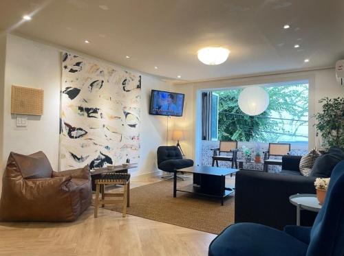Iee Sang House Room 3 4 queen beds #COEX #Plastic surgery #Hospital #Lotte World #Free parking #Family #Friends — 4-Star Luxury Hotel in Seoul, South Korea