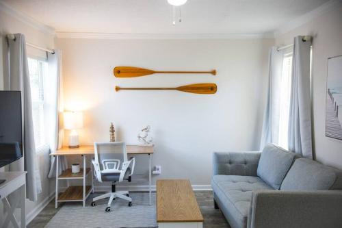 Cozy Cottage only 4 Blocks from the Ocean — 4-Star Luxury Hotel in Jacksonville Beach, United States