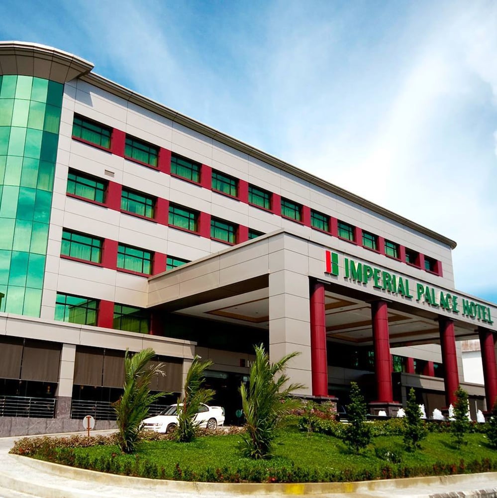 Imperial Palace Hotel — hotel in Miri