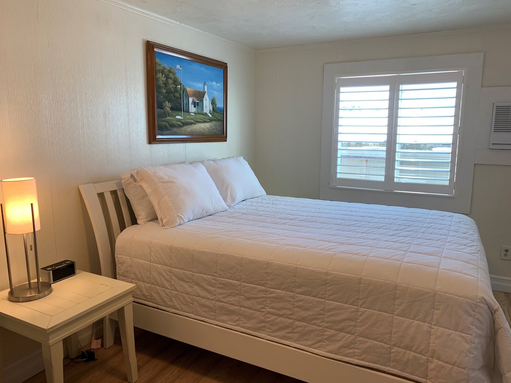 Vineyard Harbor Motel Private Beach - photo 37