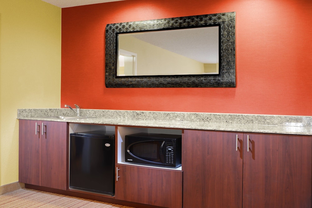 Courtyard by Marriott Dallas Plano in Legacy Park - photo 8